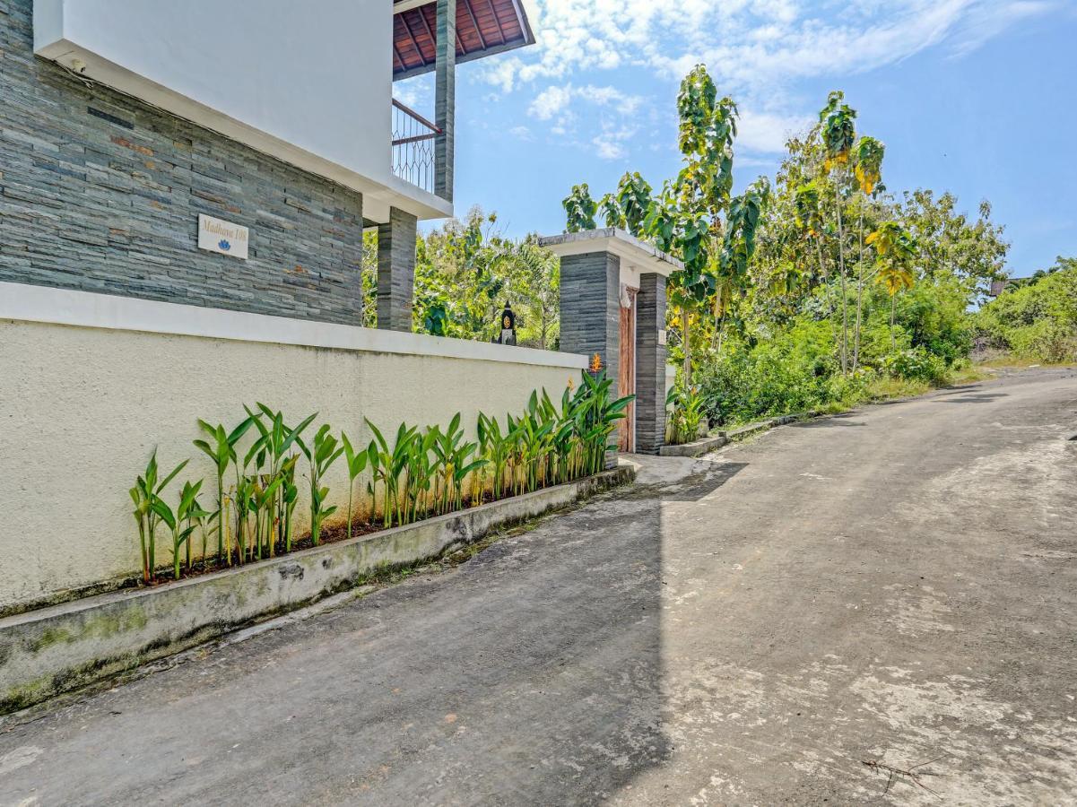 Hotel Oyo 91123 Madhava 108 Ungasan Exterior foto